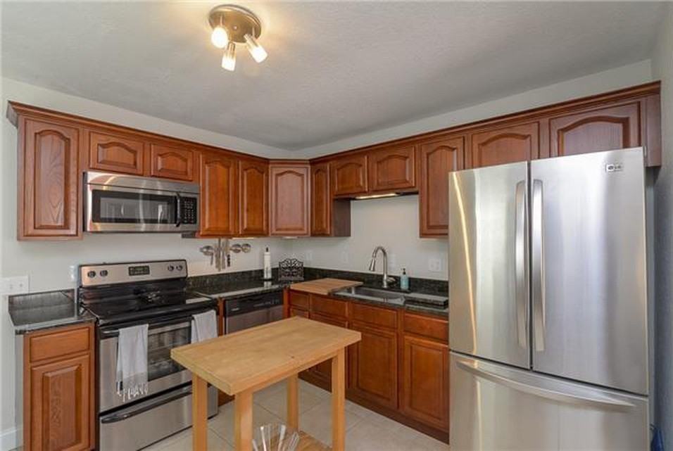 303 Chamberlin St - Photo 2 of 13