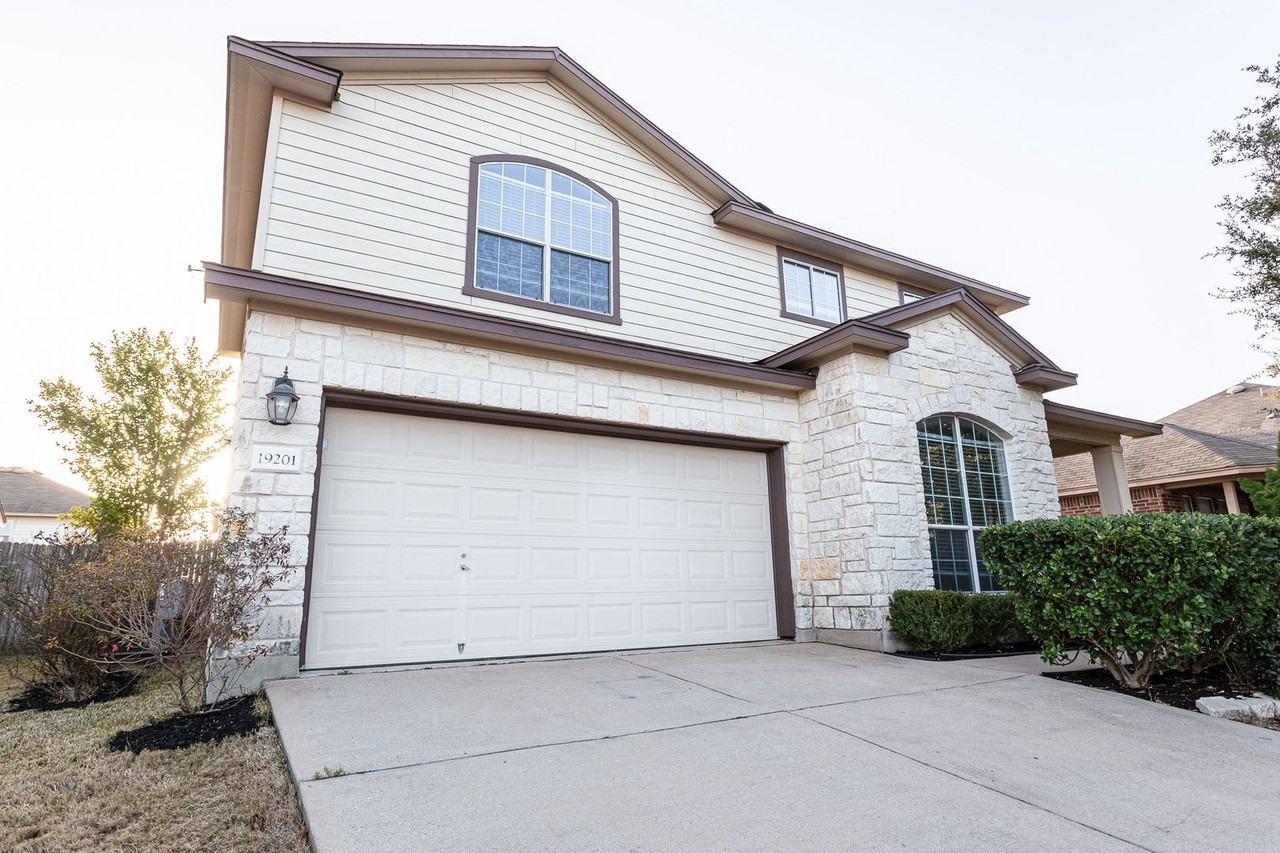 19201 Mangan Way - Photo 2 of 29