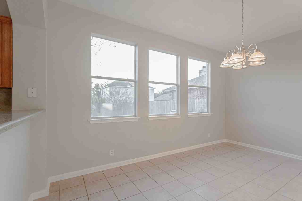 19201 Mangan Way - Photo 4 of 29