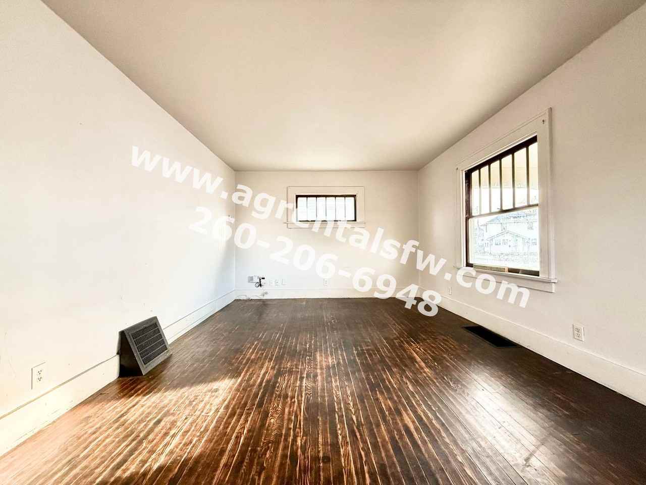 4129 S Clinton St - Photo 6 of 15