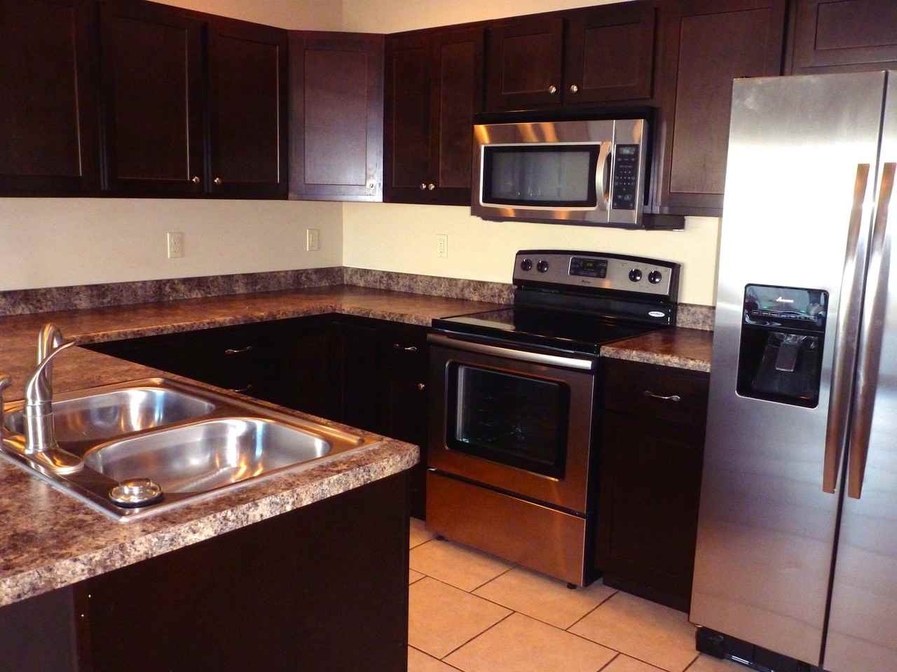 1120 S Pine St - Photo 2 of 13