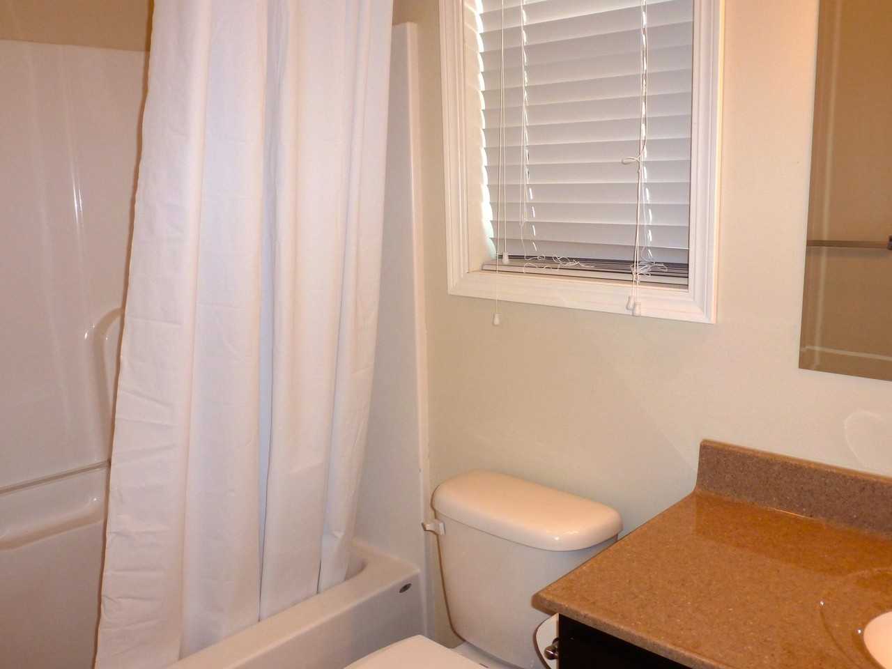 1120 S Pine St - Photo 7 of 13