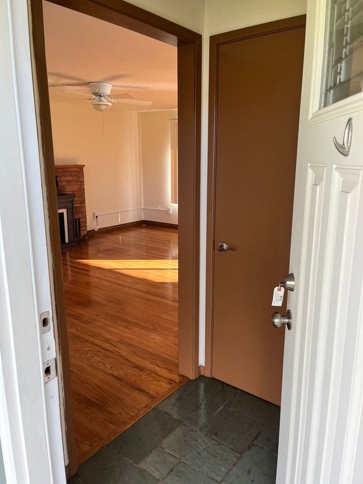 185 Sw 3rd Ave - Photo 3 of 22