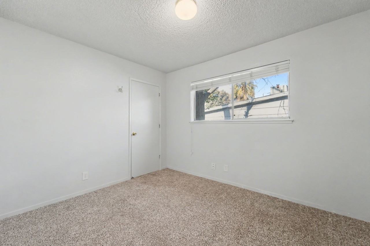 197 Woodbridge Ave - Photo 6 of 12