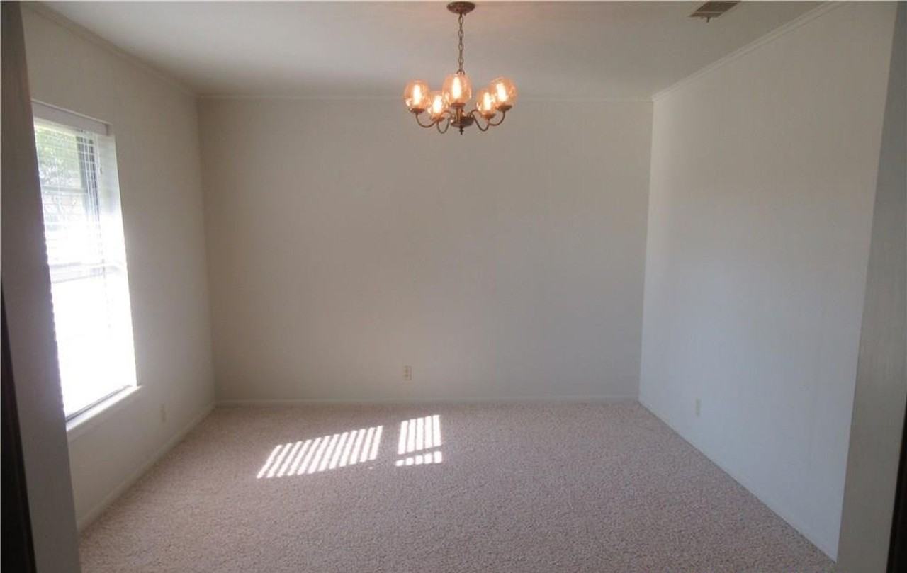 200 Texoma Dr - Photo 4 of 31