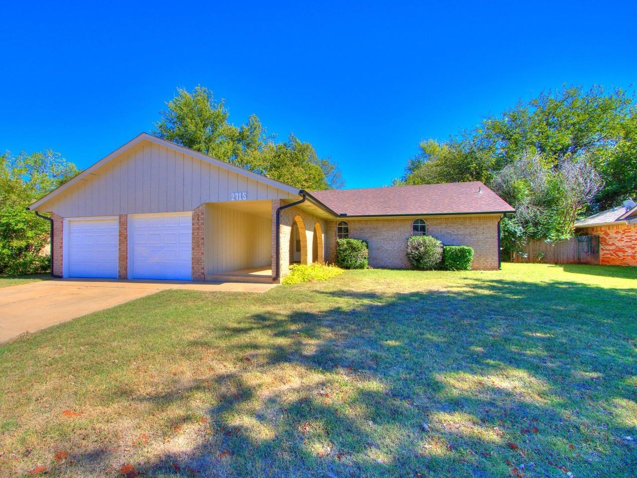 2715 Forest Oak Cir - Photo 2 of 26