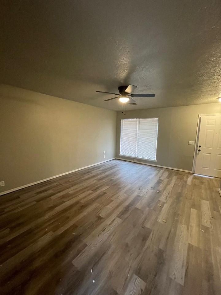 4227 Willowpoint Dr - Photo 2 of 9