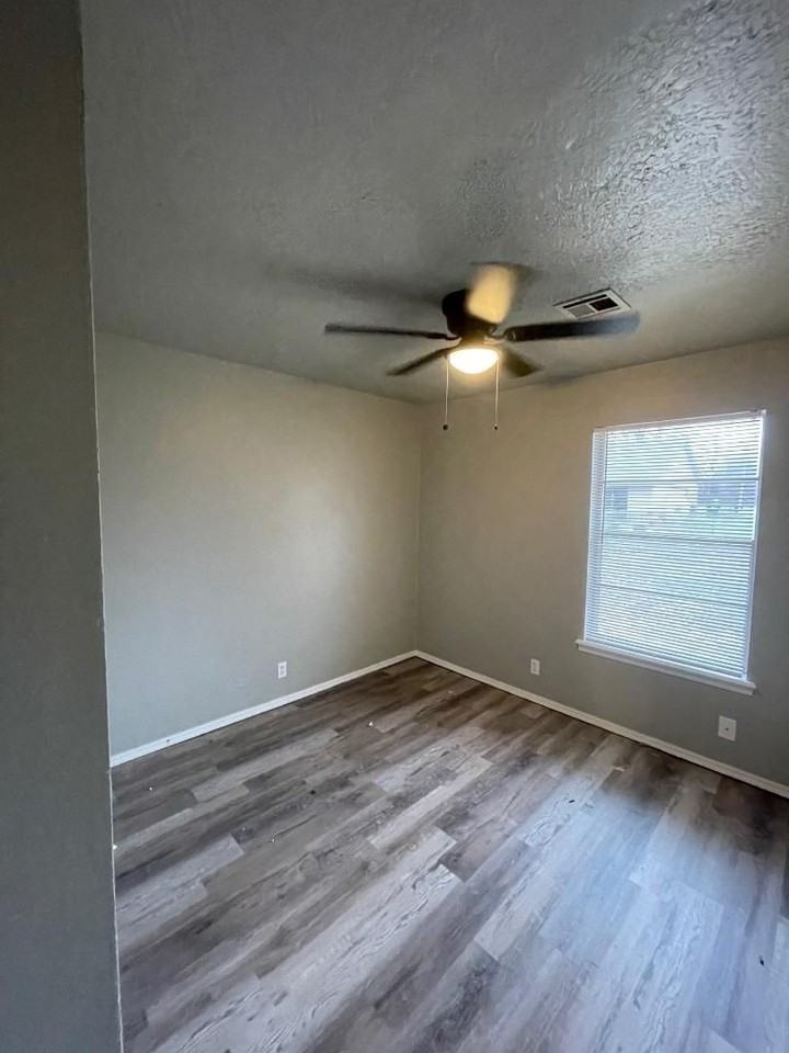 4227 Willowpoint Dr - Photo 7 of 9