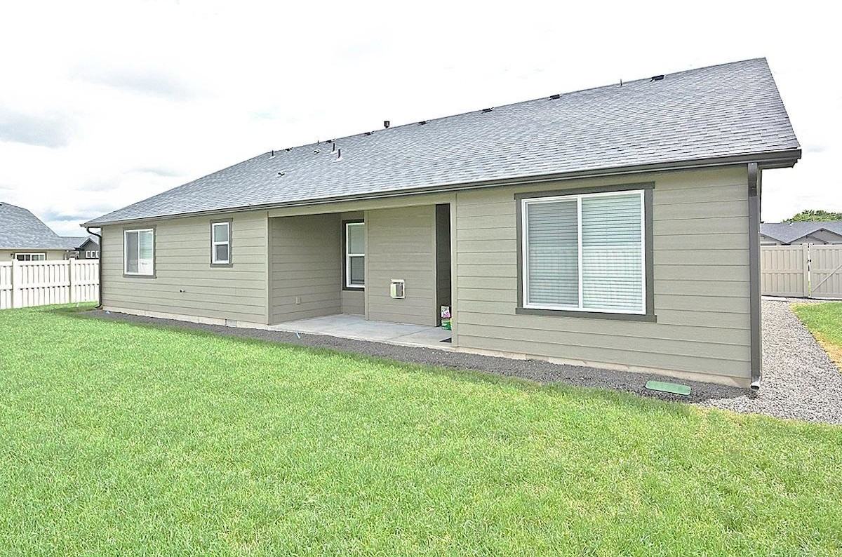 4747 S Highcliff Pl - Photo 2 of 22