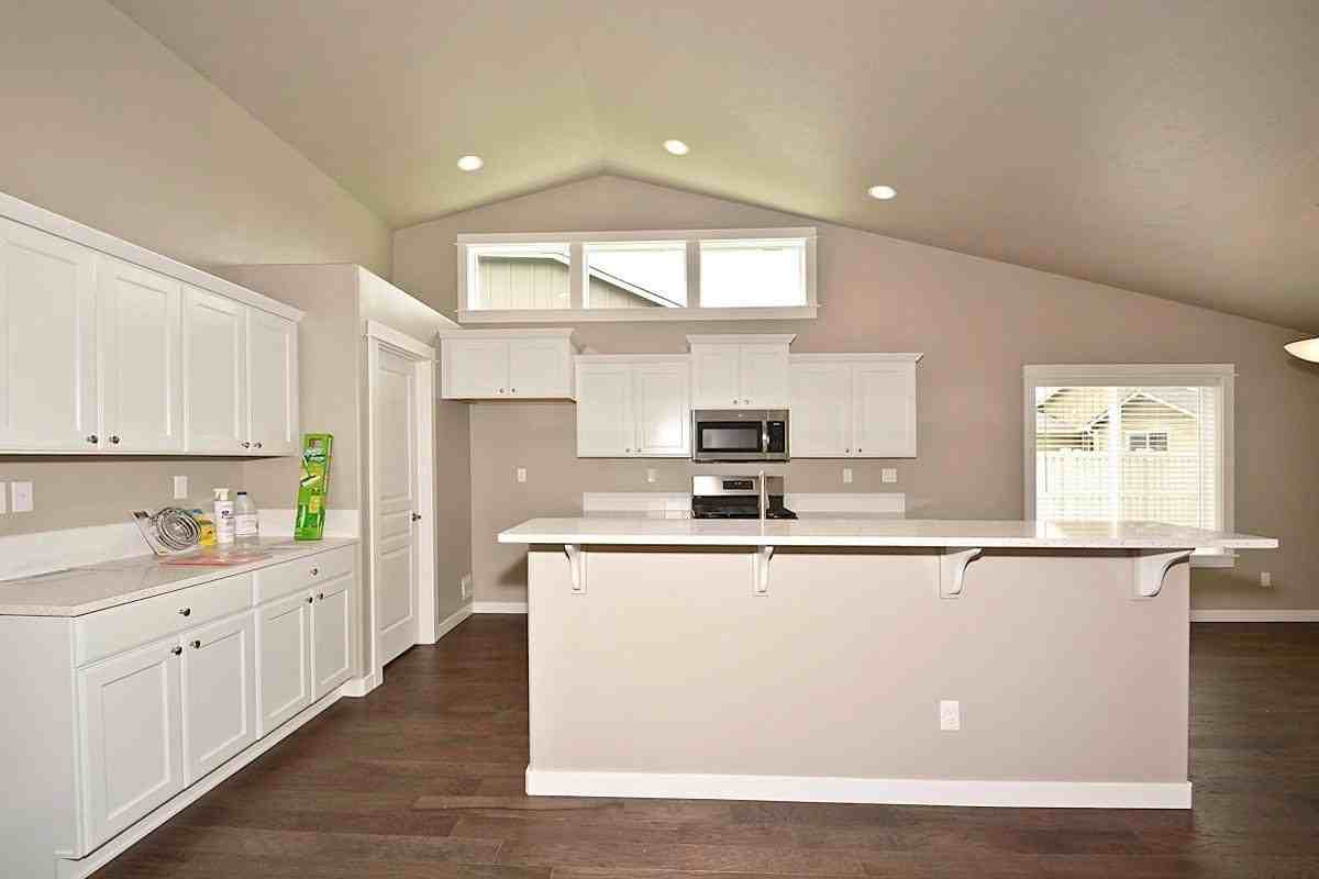 4747 S Highcliff Pl - Photo 6 of 22