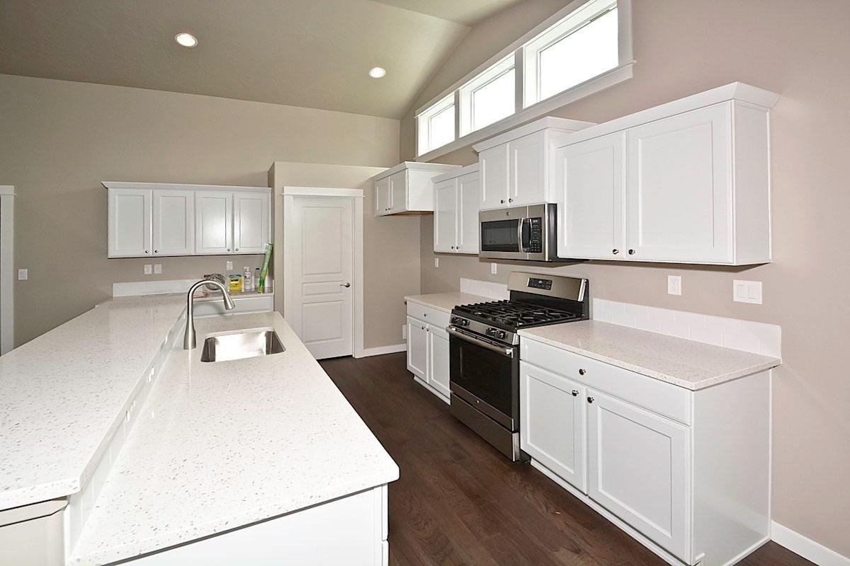 4747 S Highcliff Pl - Photo 7 of 22