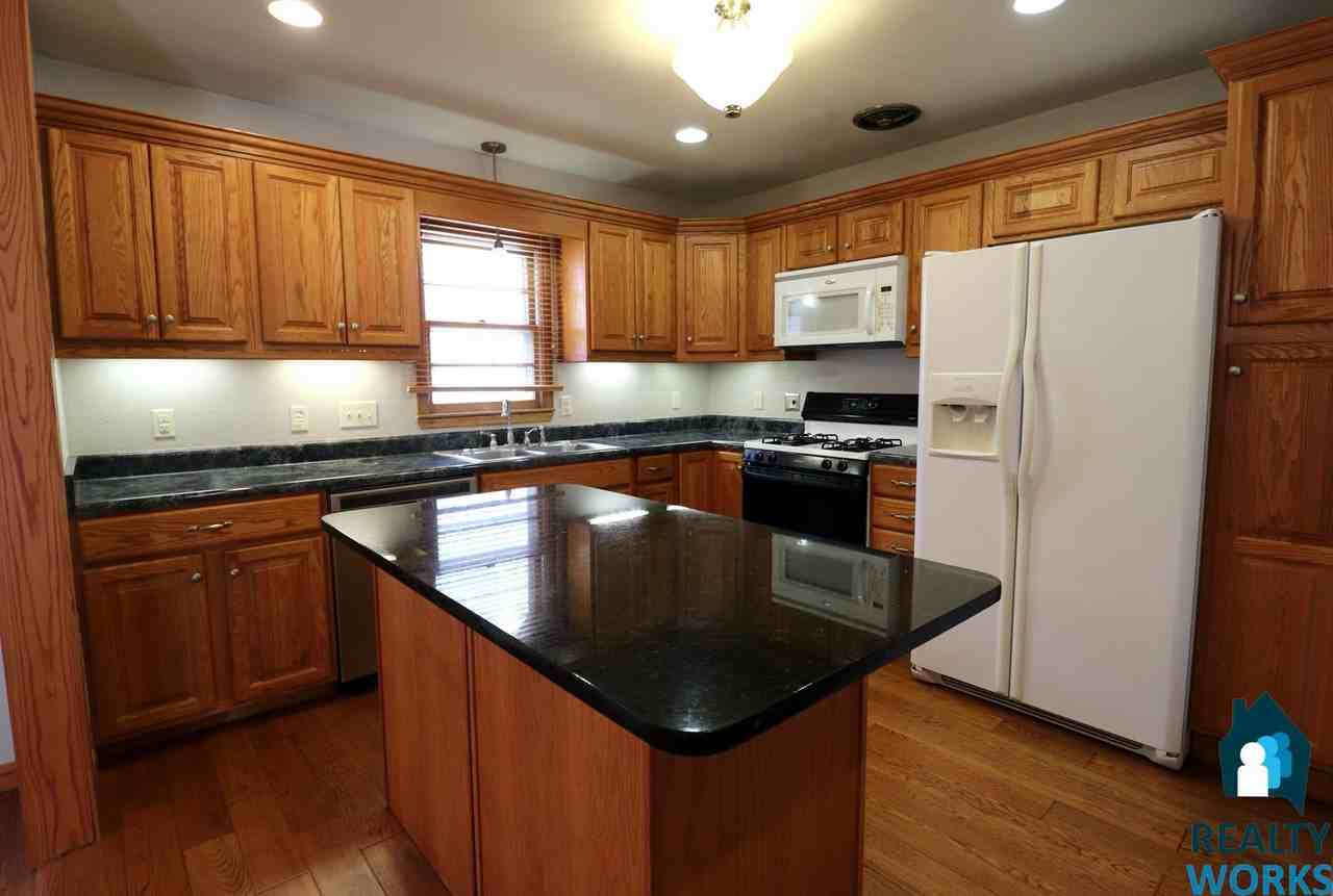 3330 S 33rd St - Photo 6 of 19