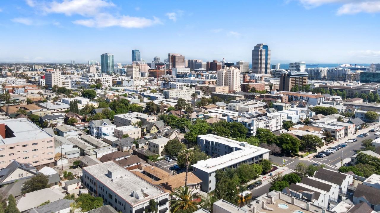 526 Magnolia Avenue - Photo 2 of 4