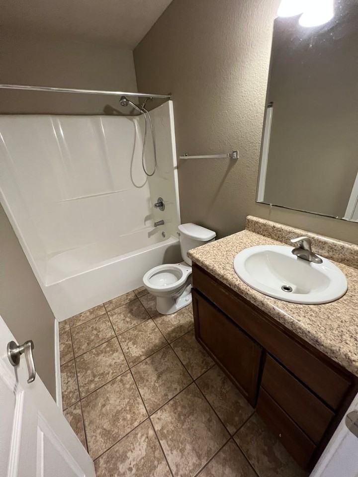 2507 Kevin St - Photo 4 of 16