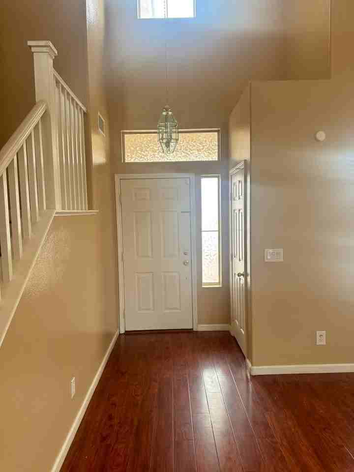 241 Elkins Cir - Photo 5 of 23