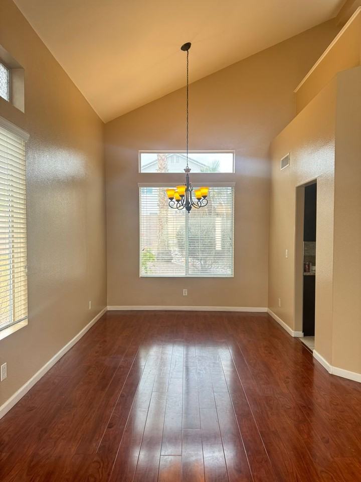 241 Elkins Cir - Photo 7 of 23