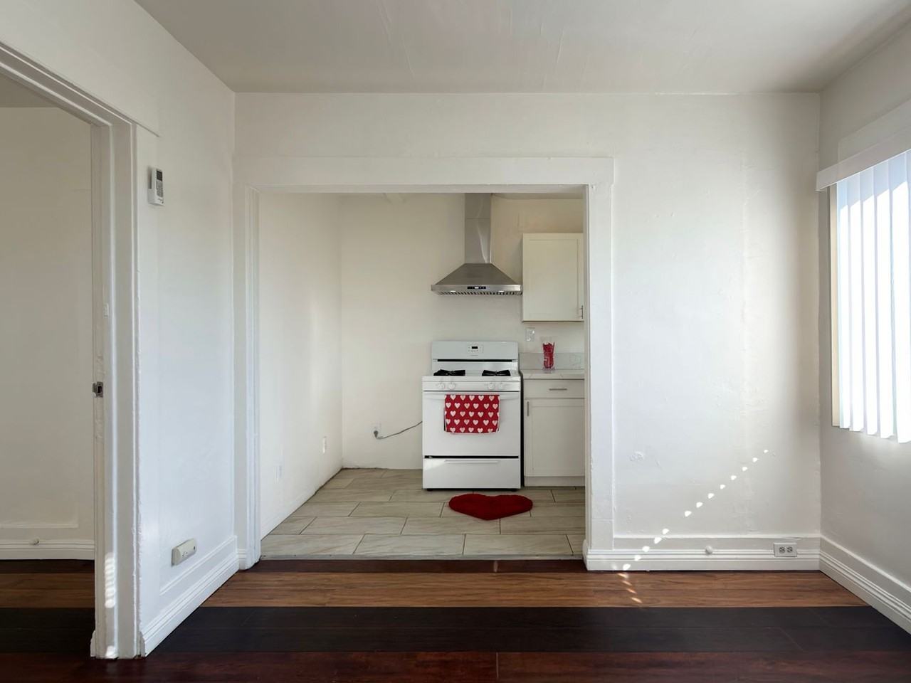 2255 Linden Ave - Photo 3 of 14