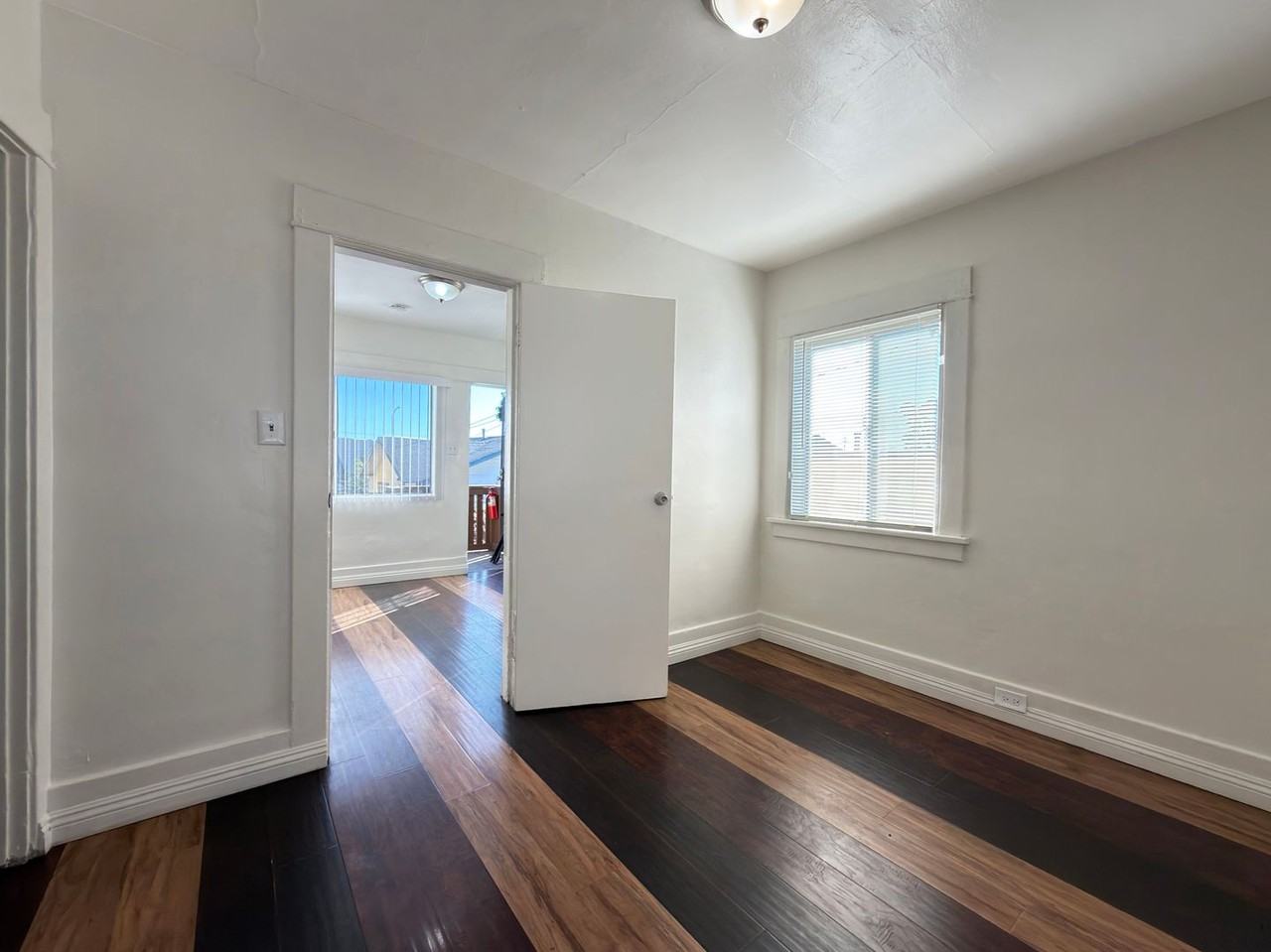 2255 Linden Ave - Photo 6 of 14