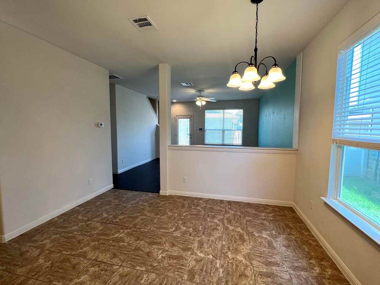 801 Alamo Plaza Dr - Photo 7 of 48