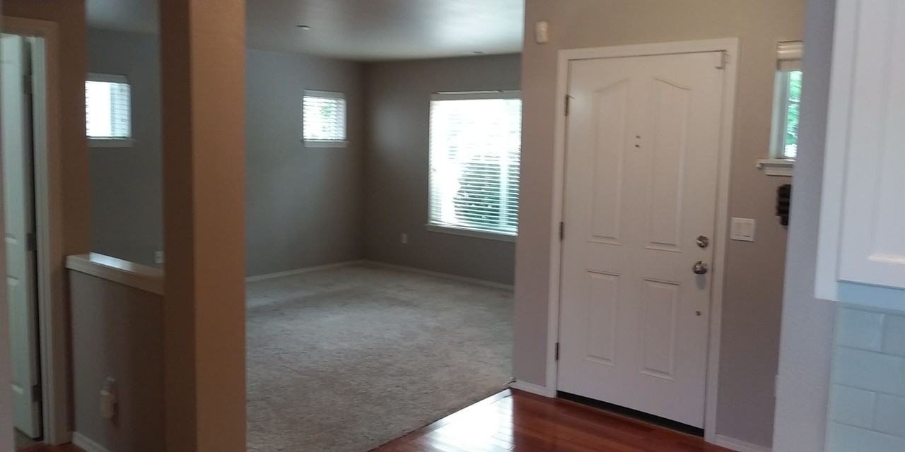 2132 Bobs Hollow Ln - Photo 2 of 13