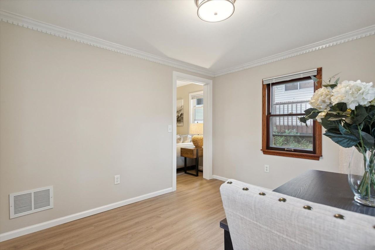 2107 Schlimgen Ave - Photo 4 of 26