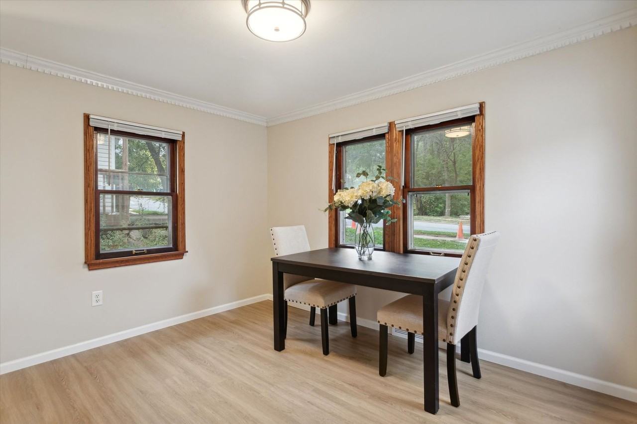 2107 Schlimgen Ave - Photo 5 of 26