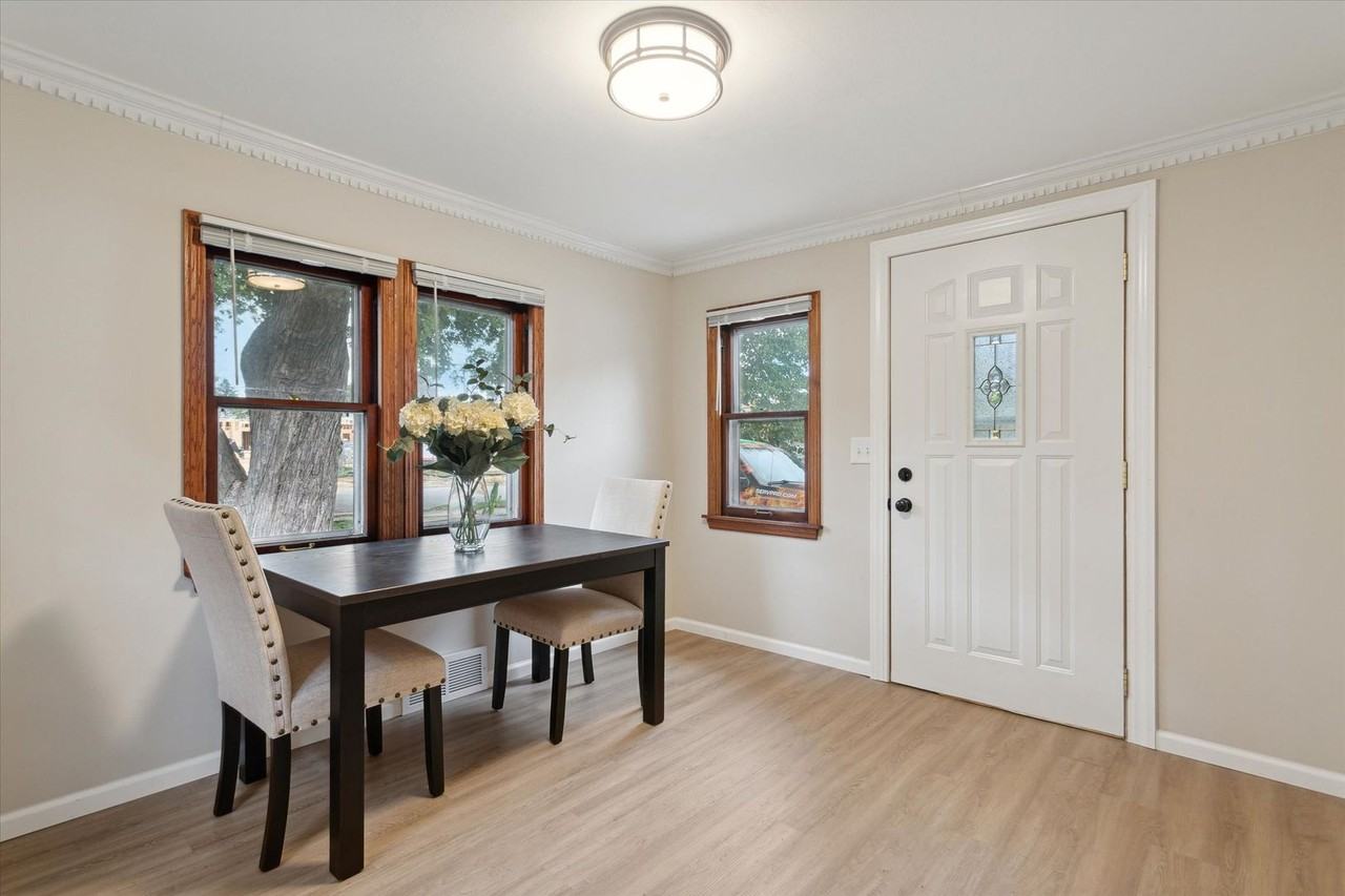 2107 Schlimgen Ave - Photo 6 of 26