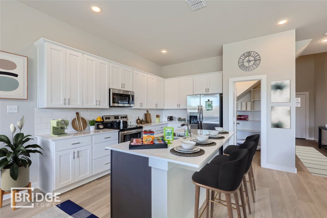 7502 Escarpment Dr - Photo 6 of 17