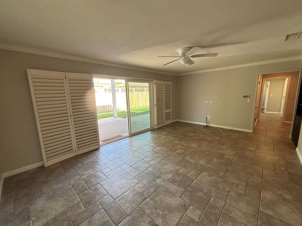 2343 E Garfield Ave - Photo 4 of 21