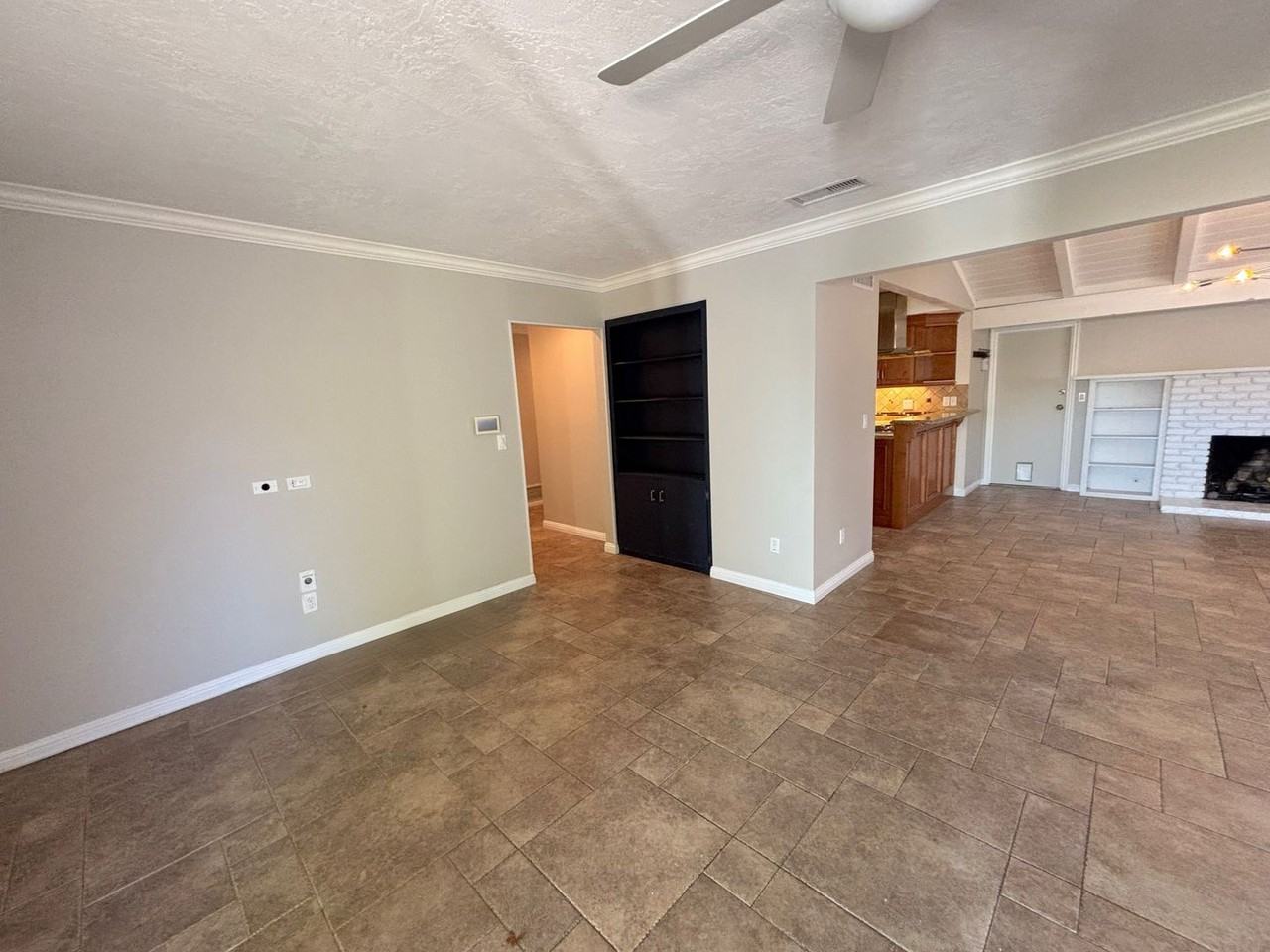 2343 E Garfield Ave - Photo 5 of 21