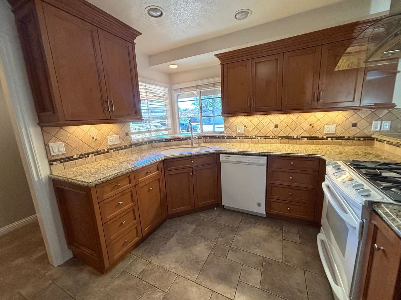 2343 E Garfield Ave - Photo 6 of 21