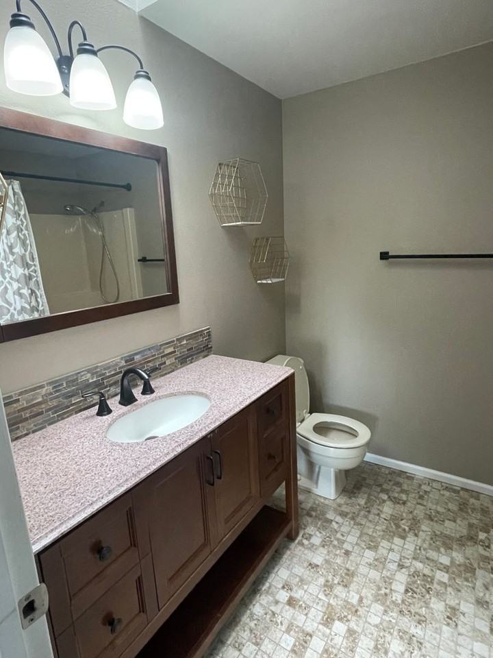 420 Nw 3rd Ave - Photo 3 of 10