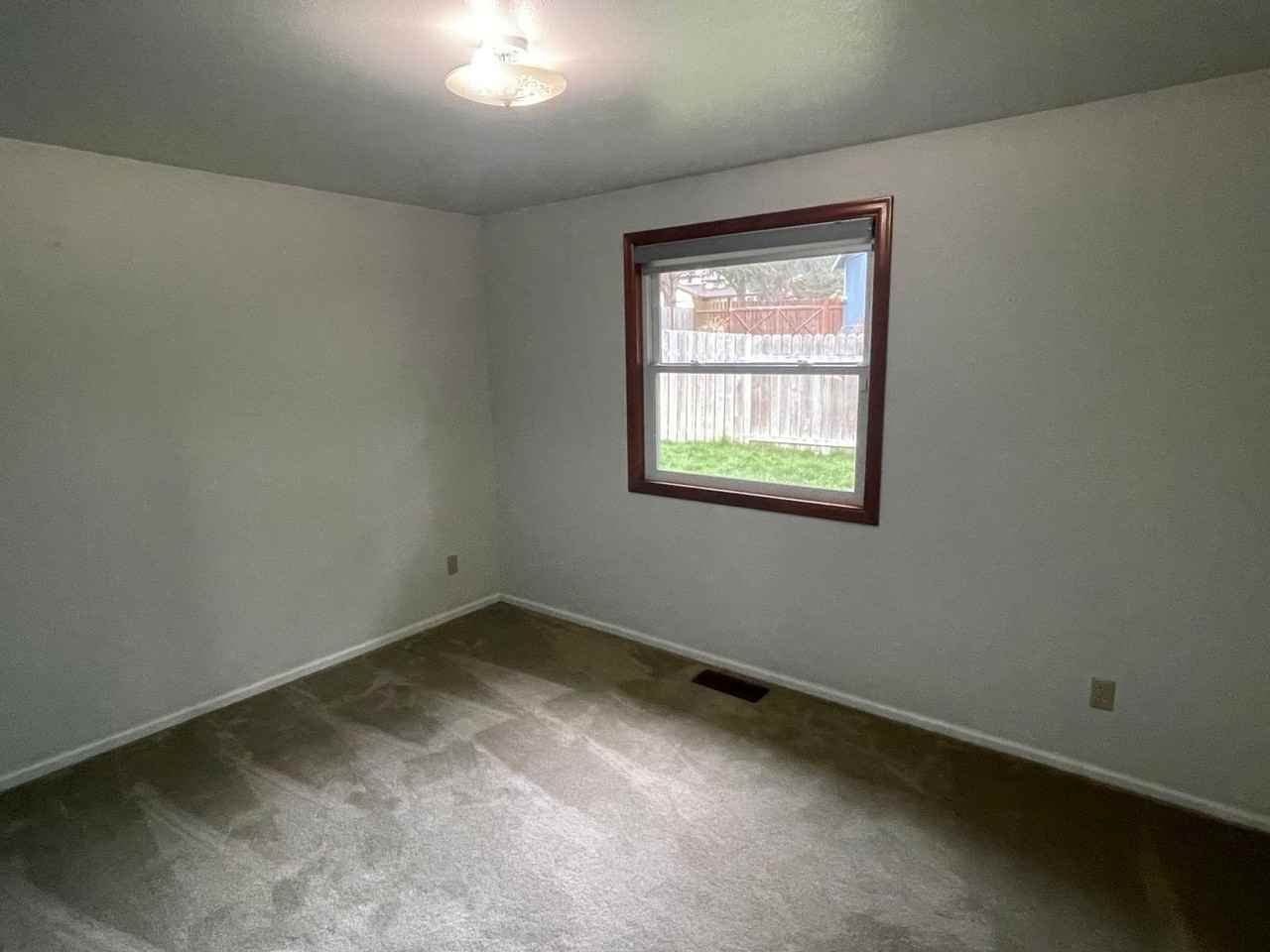 420 Nw 3rd Ave - Photo 4 of 10