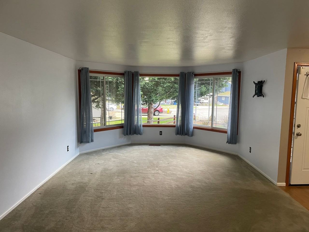 420 Nw 3rd Ave - Photo 5 of 10