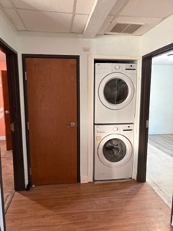 1196 W 425 S #B - Photo 5 of 6