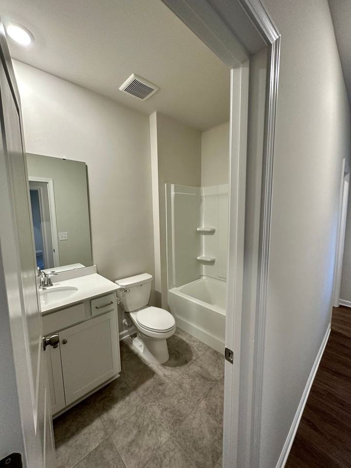 14047 Martin Hill Way - Photo 7 of 38