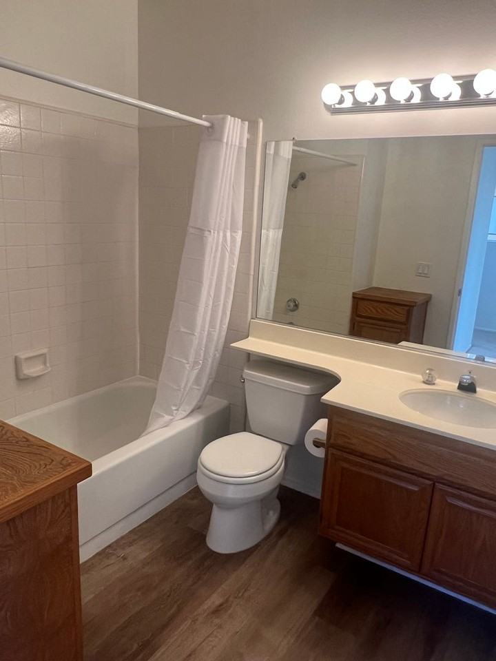 855 Sandberg Ln - Photo 6 of 15