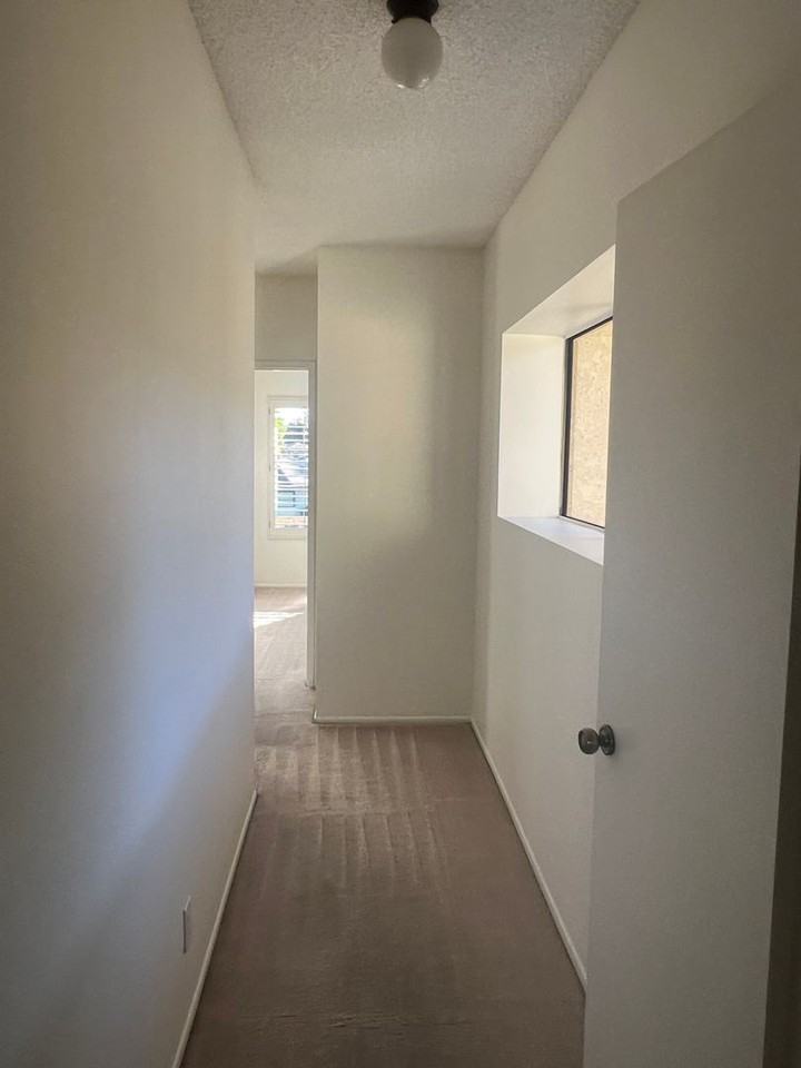 855 Sandberg Ln - Photo 7 of 15