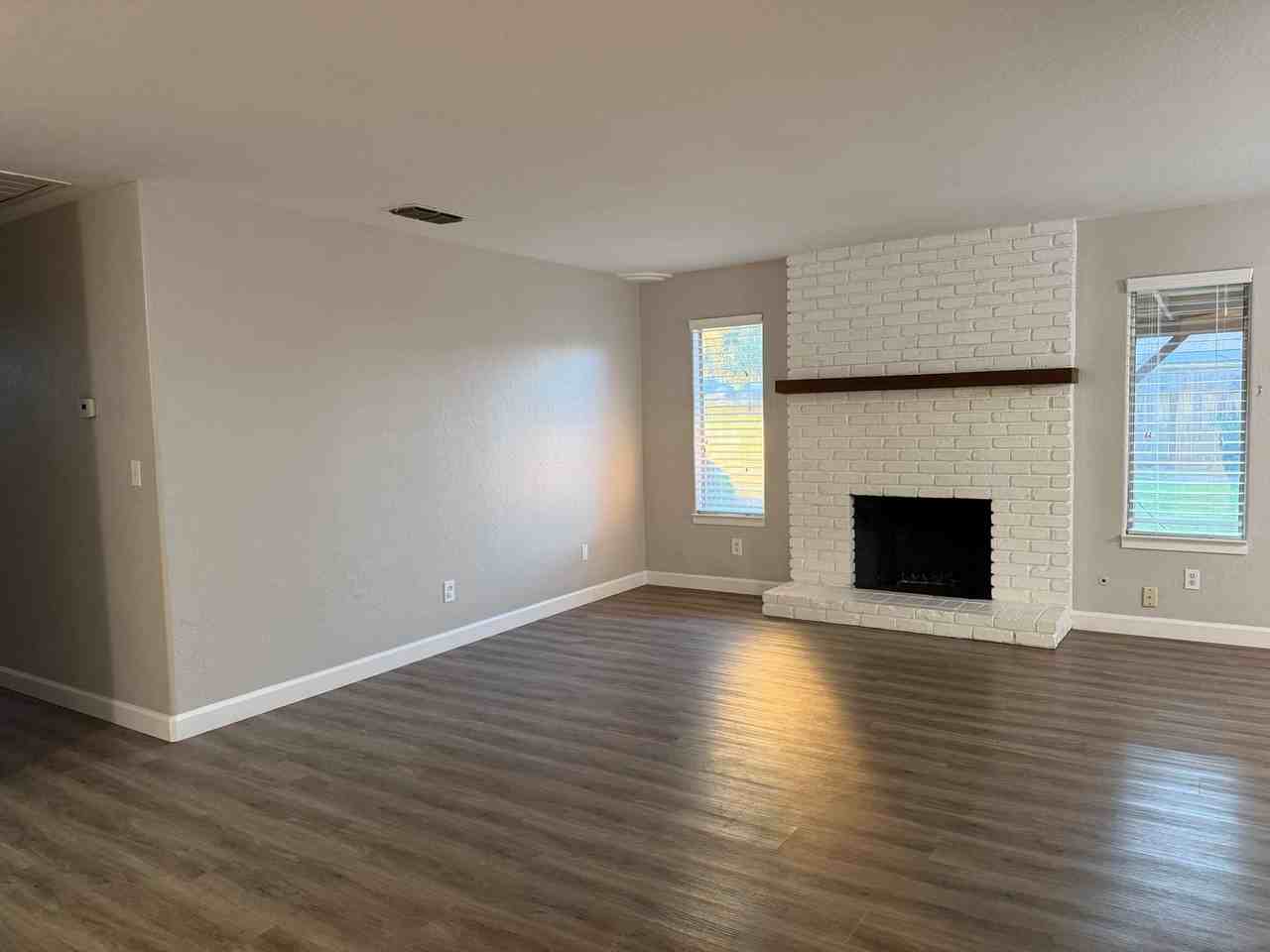 3136 Terry Ave - Photo 2 of 17