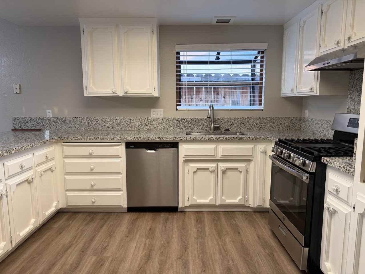 3136 Terry Ave - Photo 6 of 17