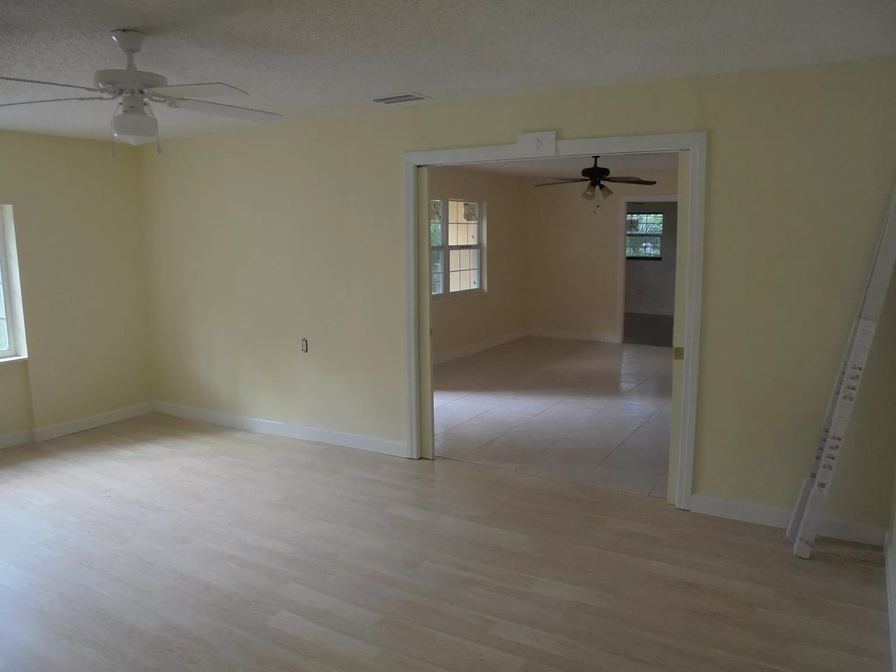 5033 Lords Ave - Photo 3 of 8