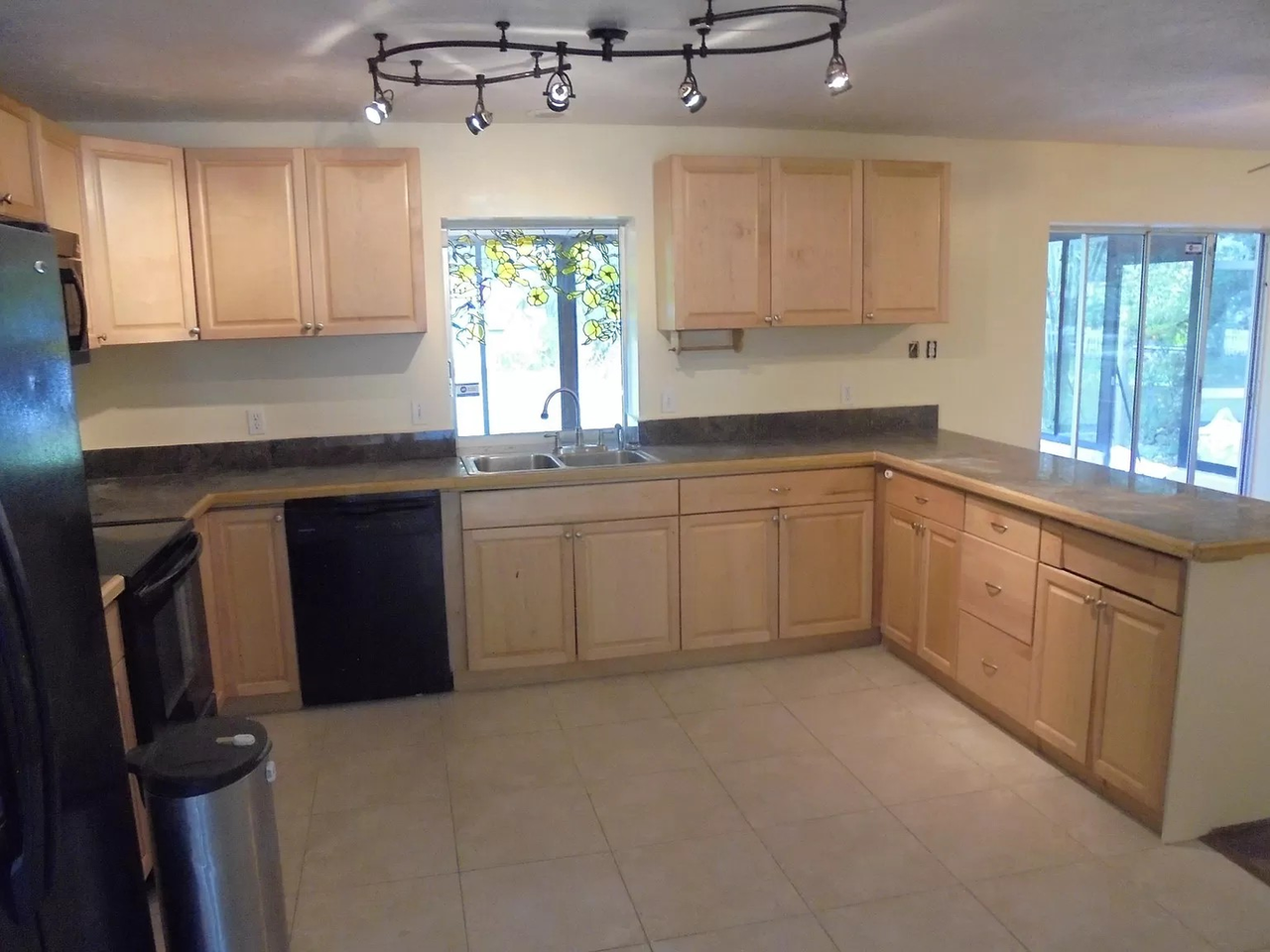 5033 Lords Ave - Photo 5 of 8