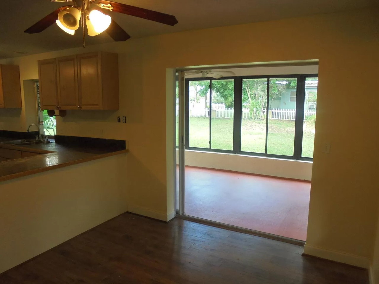 5033 Lords Ave - Photo 7 of 8