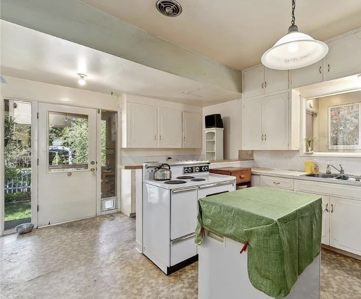 478 W Highland St - Photo 7 of 7