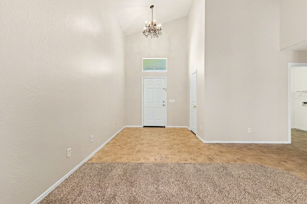 23264 W Cocopah St - Photo 5 of 31