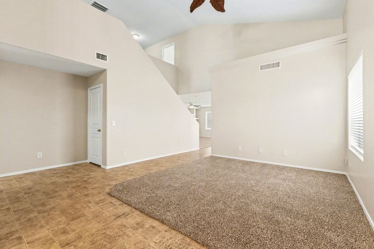 23264 W Cocopah St - Photo 6 of 31