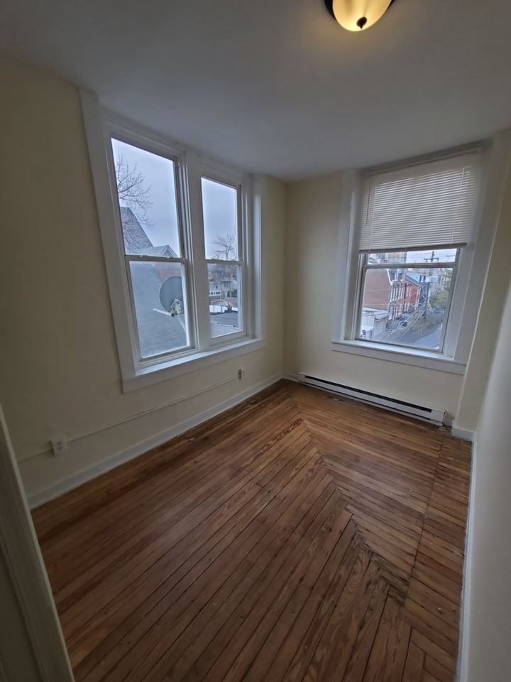 621 W Turner St - Photo 5 of 14