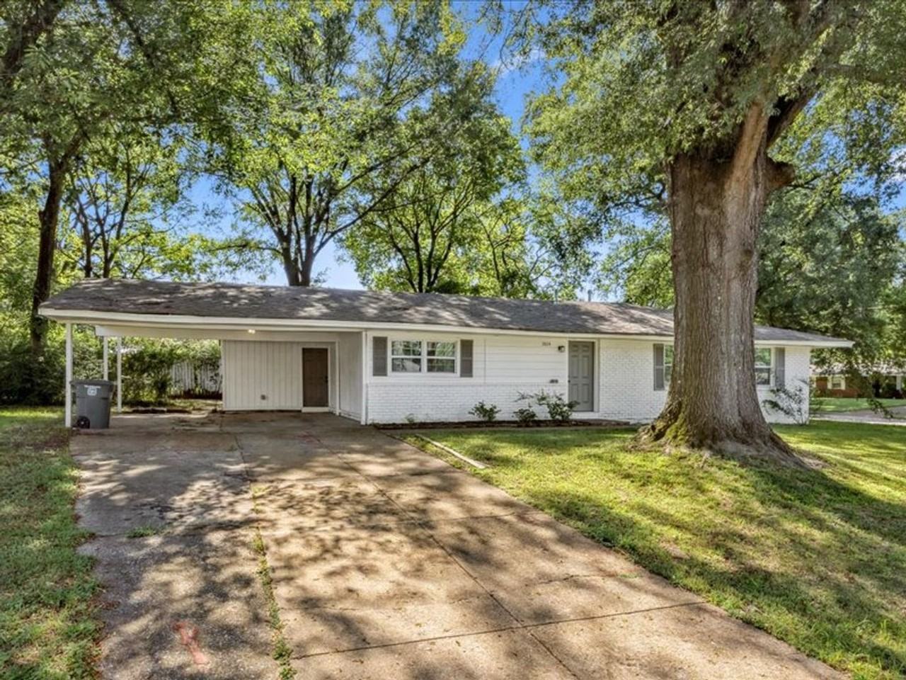 3804 Charles Dr - Photo 3 of 3