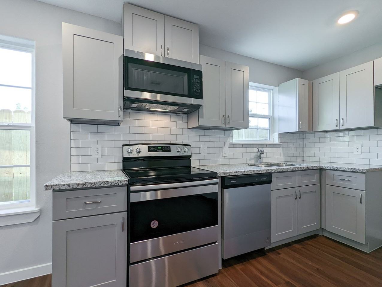 6811 Glass St #B - Photo 7 of 17