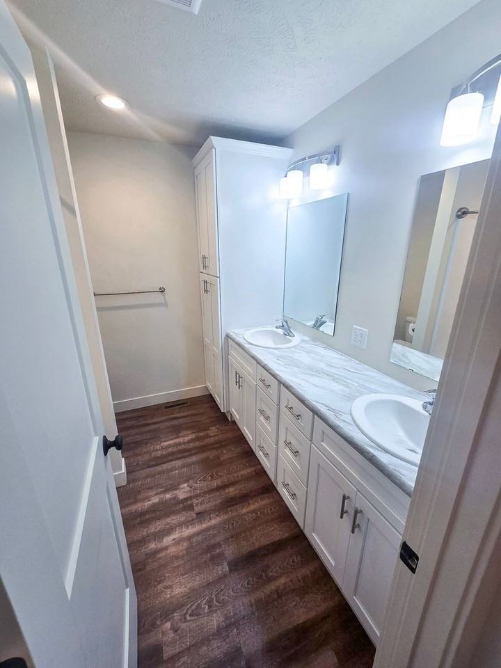 308 E 13th St #2 - Photo 2 of 6